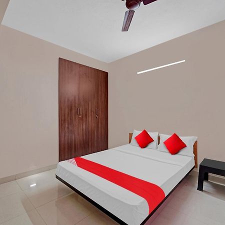 Super Hotel O Grand Residency Guduvancheri Exterior photo